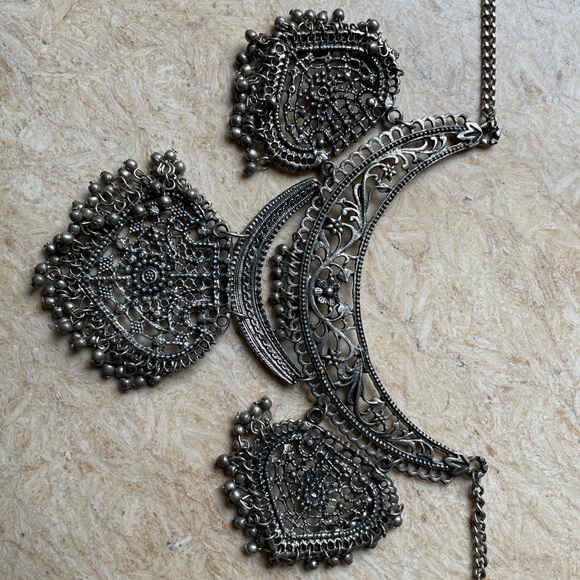 Silver Layerd Necklace - Picture 3 of 13